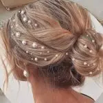 Brautstyling in Lauf an der Pegnitz, Hochsteckfrisur mit Perlenschmuck