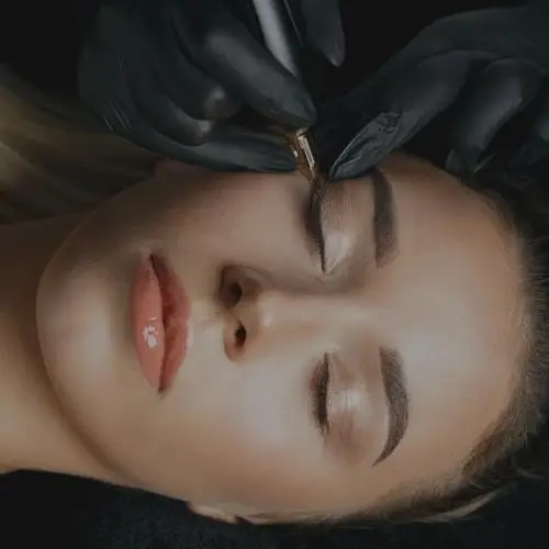 Pigmentierung Eyeliner im Studio Aura Ästhetik